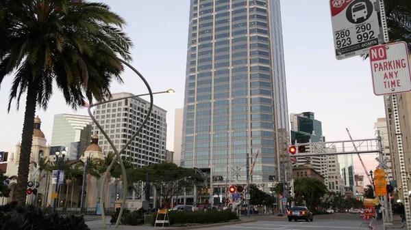 San Diego California Eua Fev 2020 Pedestres Trânsito Prédios Arranha — Fotografia de Stock
