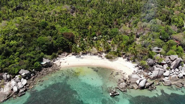 Bungalows Und Grüne Kokospalmen Tropischen Strand Ferienhäuser Sandstrand Des Tauch — Stockfoto