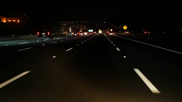 Zicht Vanuit Auto Los Angeles Drukke Snelweg Nachts Massive Interstate — Stockfoto