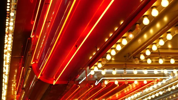 Vanhat Paahdetut Sähkölamput Vilkkuvat Hehkuvat Öisin Abstrakti Lähikuva Retro Kasino — kuvapankkivalokuva