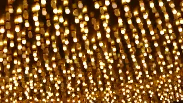 旧的假电灯泡在夜间闪烁发光。摘要美国拉斯维加斯复古赌场装饰的近照摘要。弗里蒙特街上发光的老式灯泡闪烁着光芒 — 图库视频影像
