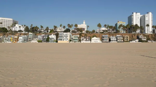 Califórnia Verão Praia Estética Céu Azul Ensolarado Areia Muitas Casas — Fotografia de Stock