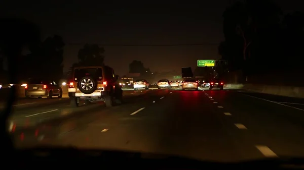 Zicht Vanuit Auto Los Angeles Drukke Snelweg Nachts Massive Interstate — Stockfoto