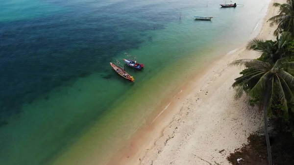 Barcos Pesca Perto Recife Bela Vista Aérea Barcos Pesca Flutuando — Fotografia de Stock