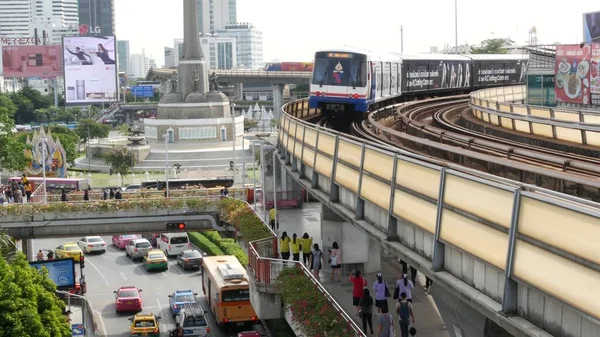 Bangkok Thailandia Luglio 2019 Traffico Nelle Ore Punta Vicino Victory — Foto Stock