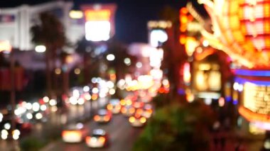 Las Vegas Bulvarı, lüks kumarhane ve otel, Nevada, ABD 'de kumar sahası. Fremont caddesi yakınlarındaki gece hayatı ve trafik turist parasıyla tatil köyünde. Günah şehrinin neon ışıkları