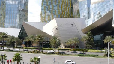 LAS VEGAS, NEVADA USA - 7 MAR 2020: Günah Şehri 'ndeki Geleceğin Şehir Merkezi kumarhaneleri. Modern lüks anonim şehir silueti. Çağdaş metropol gökdelenleri ve kristalleri zengin alışveriş merkezleri.