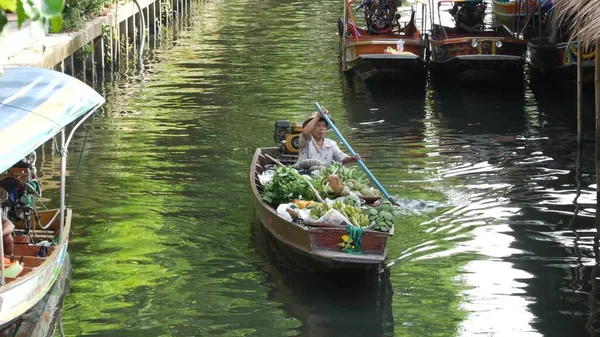 Bangkok Thailand July 2019 Lat Mayom Floating Market 传统经典的赫龙河运河 当地的女农民 — 图库照片