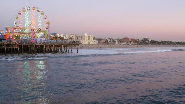 Santa Monica Los Angeles Usa Dec 2019 Classic Illuminated Ferris — Stock Photo, Image