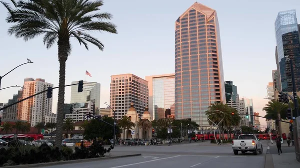 San Diego California Usa Feb 2020 Pedestrians Traffic Highrise Buildings — Stock Photo, Image