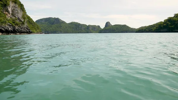 Grupa Wysp Oceanie Ang Thong National Marine Park Pobliżu Turystycznego — Zdjęcie stockowe