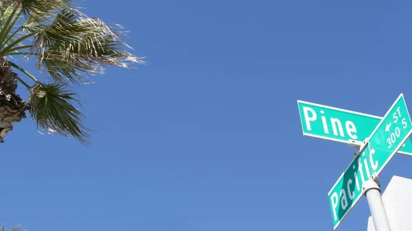 Pacific Street Road Sign Crossroad Ruta 101 Destino Turístico California — Foto de Stock