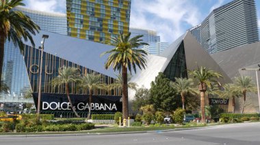 LAS VEGAS, NEVADA USA - 7 MAR 2020: Günah Şehri 'ndeki Geleceğin Şehir Merkezi kumarhaneleri. Modern lüks anonim şehir silueti. Çağdaş metropol gökdelenleri ve kristalleri zengin alışveriş merkezleri.