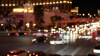 Las Vegas Bulvarı, lüks kumarhane ve otel, Nevada, ABD 'de kumar sahası. Fremont caddesi yakınlarındaki gece hayatı ve trafik turist parasıyla tatil köyünde. Günah şehrinin neon ışıkları