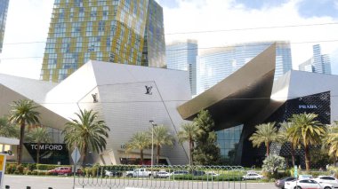 LAS VEGAS, NEVADA USA - 7 MAR 2020: Günah Şehri 'ndeki Geleceğin Şehir Merkezi kumarhaneleri. Modern lüks anonim şehir silueti. Çağdaş metropol gökdelenleri ve kristalleri zengin alışveriş merkezleri.