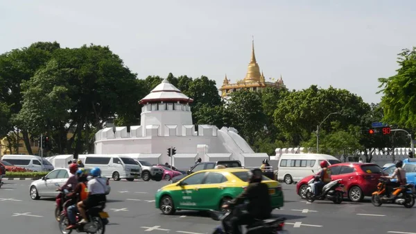 Bangkok Thailand Heinäkuu 2019 Ruuhka Ajan Liikenne Lähellä Wat Saketia — kuvapankkivalokuva