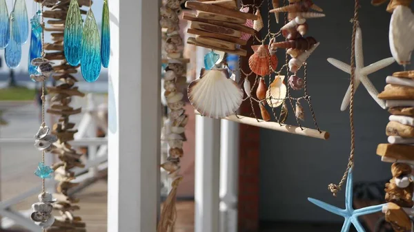 Nautische Stijl Opknoping Schelpen Decoratie Aan Het Strand Blauw Houten — Stockfoto