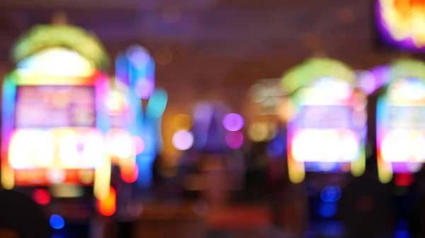 슬롯머신이 라스베가스의 카지노에서 빛난다 프리몬트가 호텔에 도박장에서 벌거나 도박을 위험을 — 스톡 사진