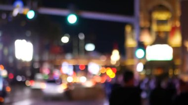 Las Vegas Bulvarı, lüks kumarhane ve otel, Nevada, ABD 'de kumar sahası. Fremont caddesi yakınlarındaki gece hayatı ve trafik turist parasıyla tatil köyünde. Günah şehrinin neon ışıkları