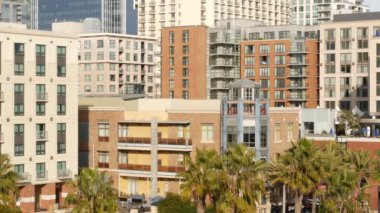 Metropolis şehir silueti, şehir merkezindeki yüksek gökdelenler, San Diego ilçesi, Kaliforniya ABD. Havadan bakıldığında, Gaslamp Quarter 'da bir sürü bina var. Finansal bölgeyi göz ardı et