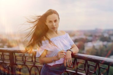 yaz stili portre genç güzel kadın açık