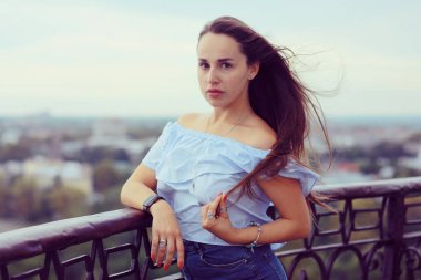 yaz stili portre genç güzel kadın açık