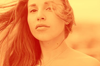 yaz stili portre genç güzel kadın açık