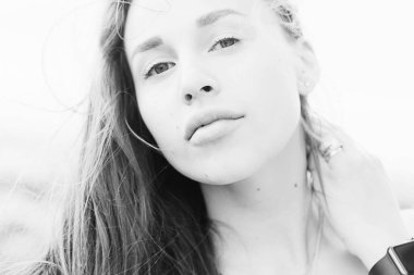 yaz stili portre genç güzel kadın açık