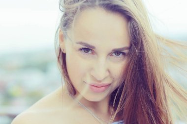 yaz stili portre genç güzel kadın açık
