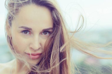 yaz stili portre genç güzel kadın açık