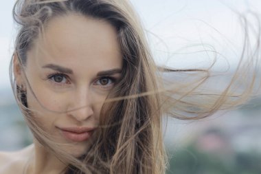 yaz stili portre genç güzel kadın açık