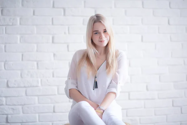 Retrato Beleza Mulher Jovem Loira Bonito — Fotografia de Stock