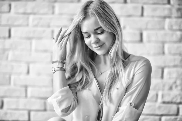 Portrait Young Attractive Blonde Woman — Stock Photo, Image