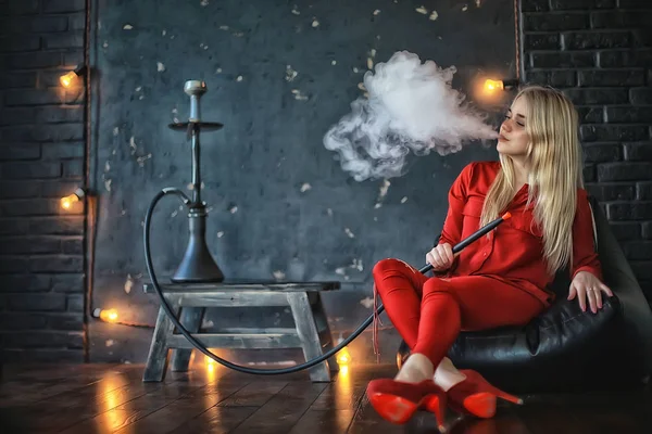 Attractive Young Blonde Woman Red Clothes Smoking Hookah — Stock Photo, Image