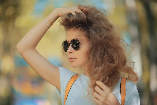 Romantic Portrait Young Beautiful Woman Curly Hair Wearing Sunglasses — Stock Photo, Image