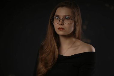 Kızıl saçlı Genç kadın gözlük, işkadını kavramı