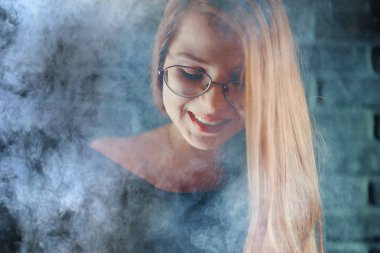 Kızıl saçlı Genç kadın gözlük, işkadını kavramı