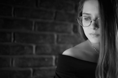 Kızıl saçlı Genç kadın gözlük, işkadını kavramı