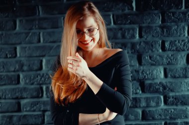 Kızıl saçlı Genç kadın gözlük, işkadını kavramı