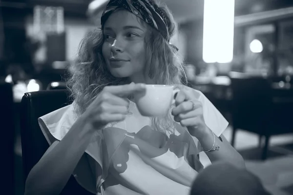 Beautiful Happy Woman Drinking Coffee — Stock Photo, Image