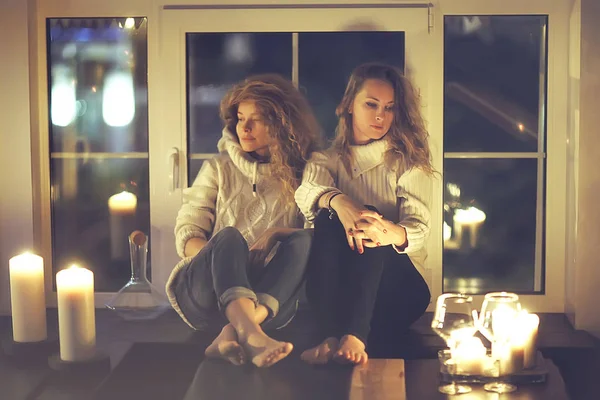 Bekarlığa veda partisi, şarap içme ve evde rahatlatıcı iki kız arkadaşım 