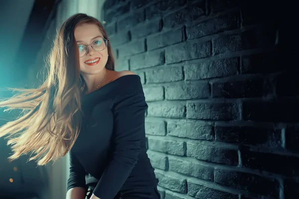 Kızıl saçlı Genç kadın gözlük, işkadını kavramı