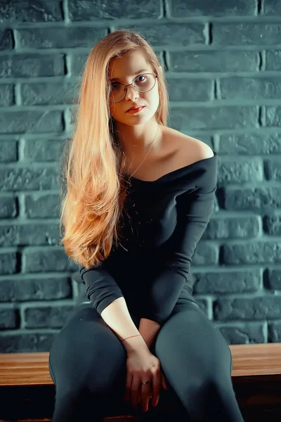 Jovem Ruiva Usando Óculos Conceito Mulher Negócios — Fotografia de Stock