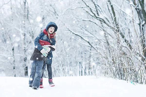 Two Little Girls Playing Snow Winter Park Concept Childhood Friendship — Stock Photo, Image