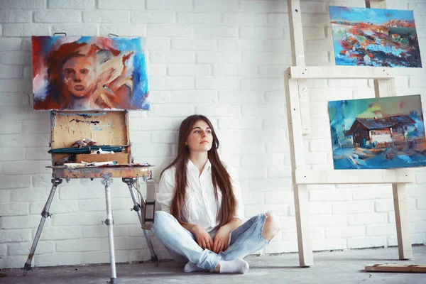 Jovem Bela Artista Feminina Trabalho Oficina Criatividade Inspiração Conceito — Fotografia de Stock