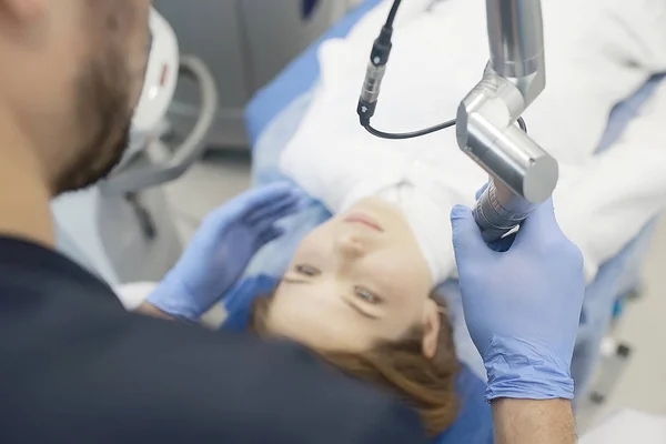 Kvinna Att Ansiktet Förfarande Modern Medicin Skönhet Medicin — Stockfoto