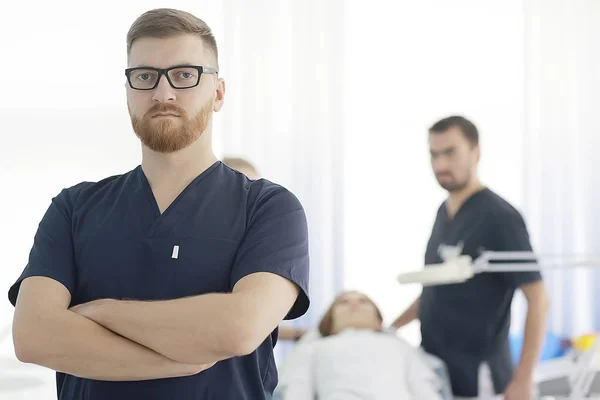 Dokter Berseragam Medis Rumah Sakit Bantuan Medis Darurat — Stok Foto