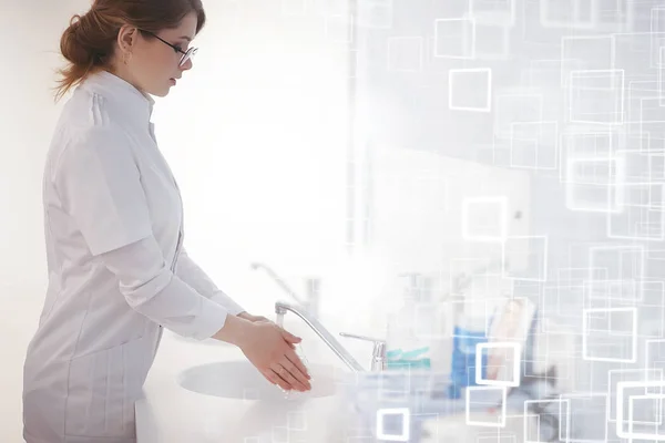 Junge Ärztin Medizinischer Uniform Beim Händewaschen Konzept Der Modernen Medizin — Stockfoto