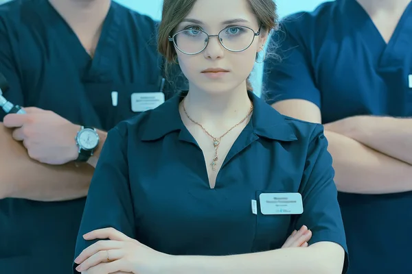 Unga Läkare Medicinsk Uniform Jobbet Begreppet Modern Medicin — Stockfoto