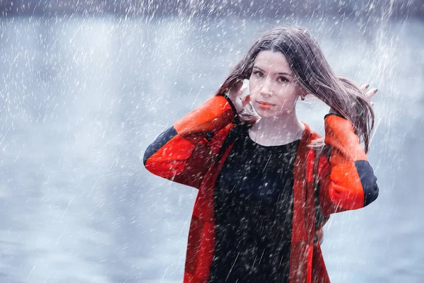 Young Beautiful Woman Checkered Coat Poses Spring Park — Stock Photo, Image